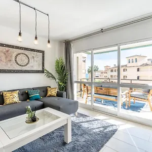 https://sea-view-2-bedroom-apartment-2-min-away-from-the-beach.1costadelsol.com
